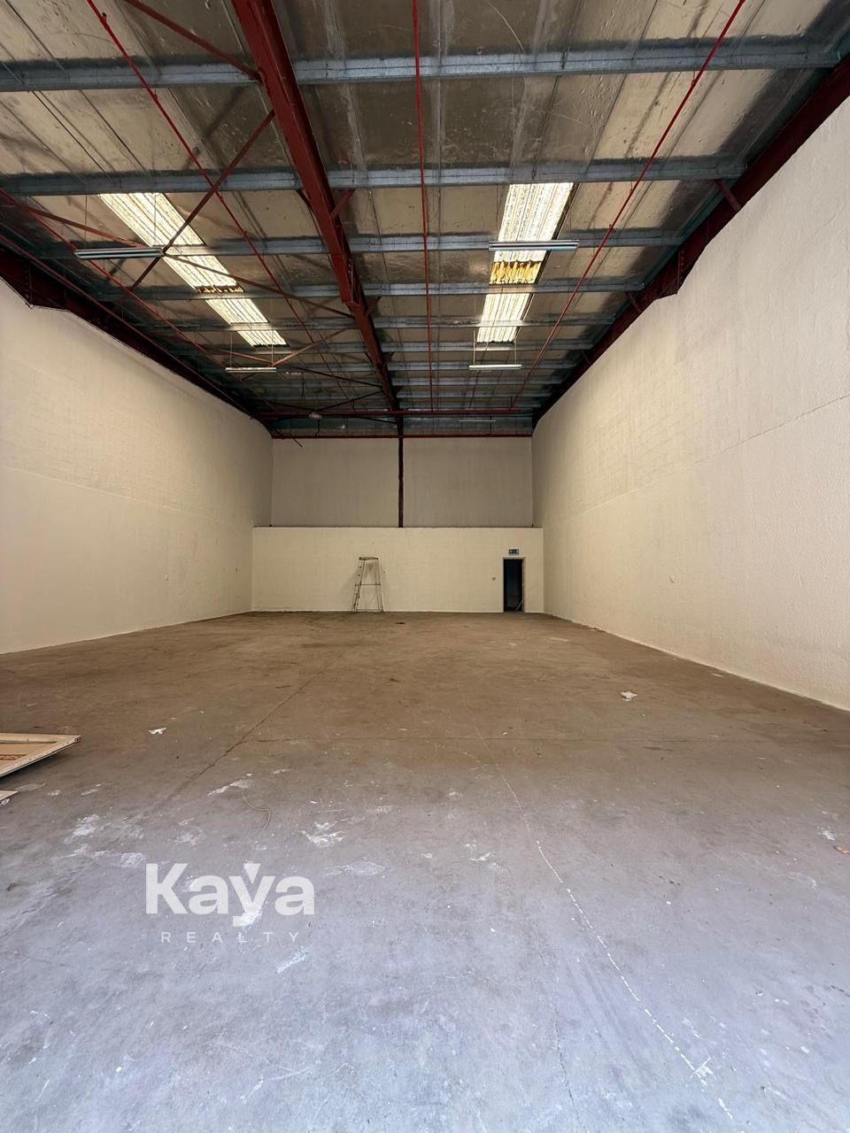Insulated Commercial Warehouse for Rent – Dubai Investment Park (DIP First)