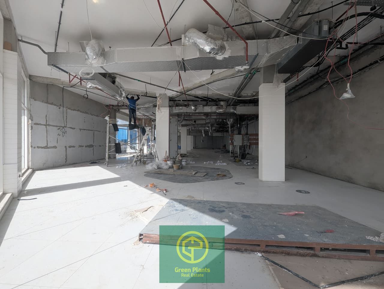 Manama Road - Ras Al Khor 1,130 sq. Ft showroom facing main road