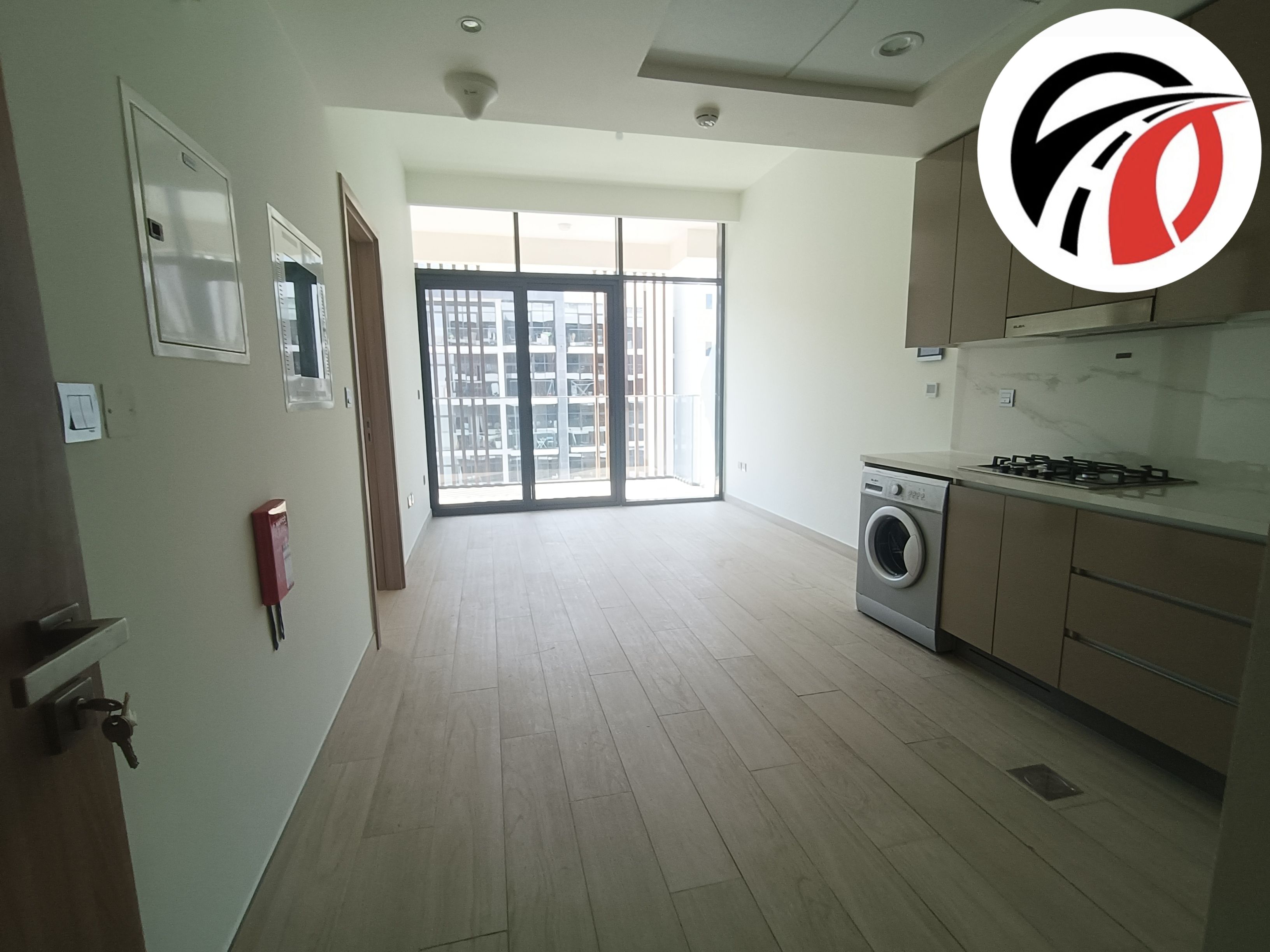 Spacious 1 bedroom with 2 Washrooms Pool view