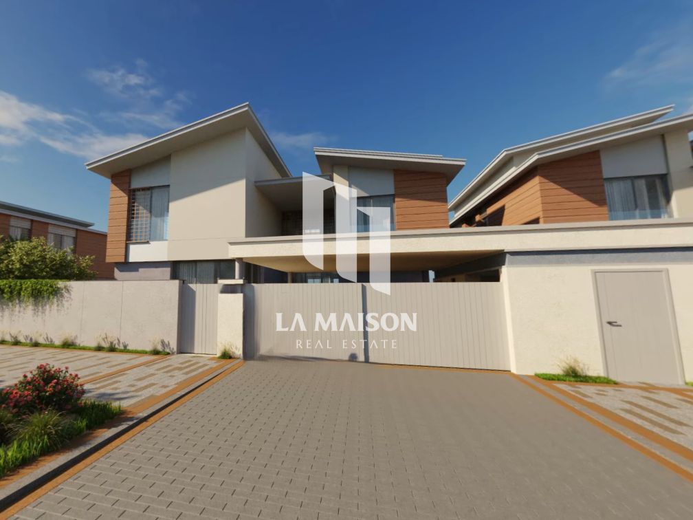 High Ceiling | 5BR + M | Single Row | Wilds