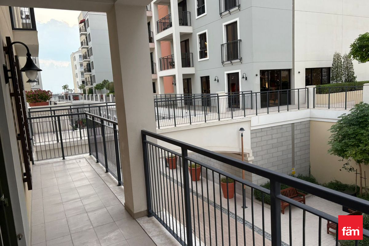 READY TO MOVE IN I HUGE LAYOUT | BALCONY