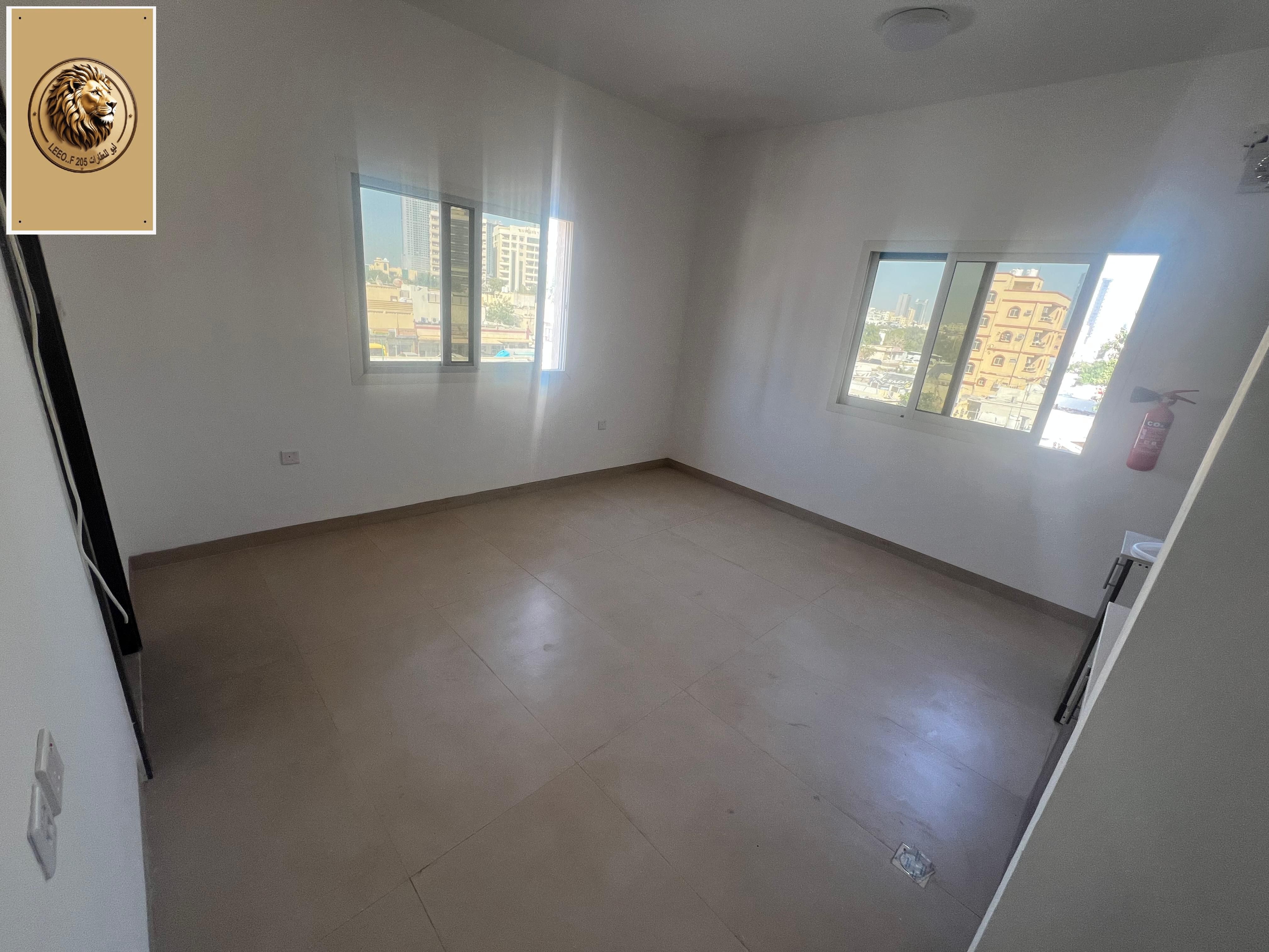Studio apartment in Ajman, Al Rashidiya 3 Spacious space