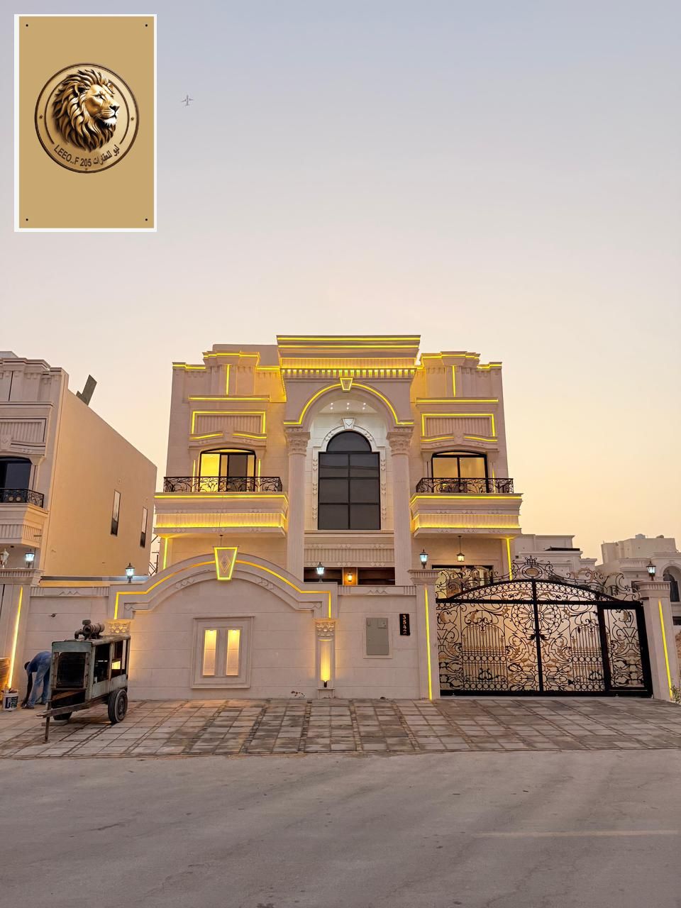 Villa for sale in Al-Haliou 1 area. A luxurious villa with a classic design. Luxury villa for sale.