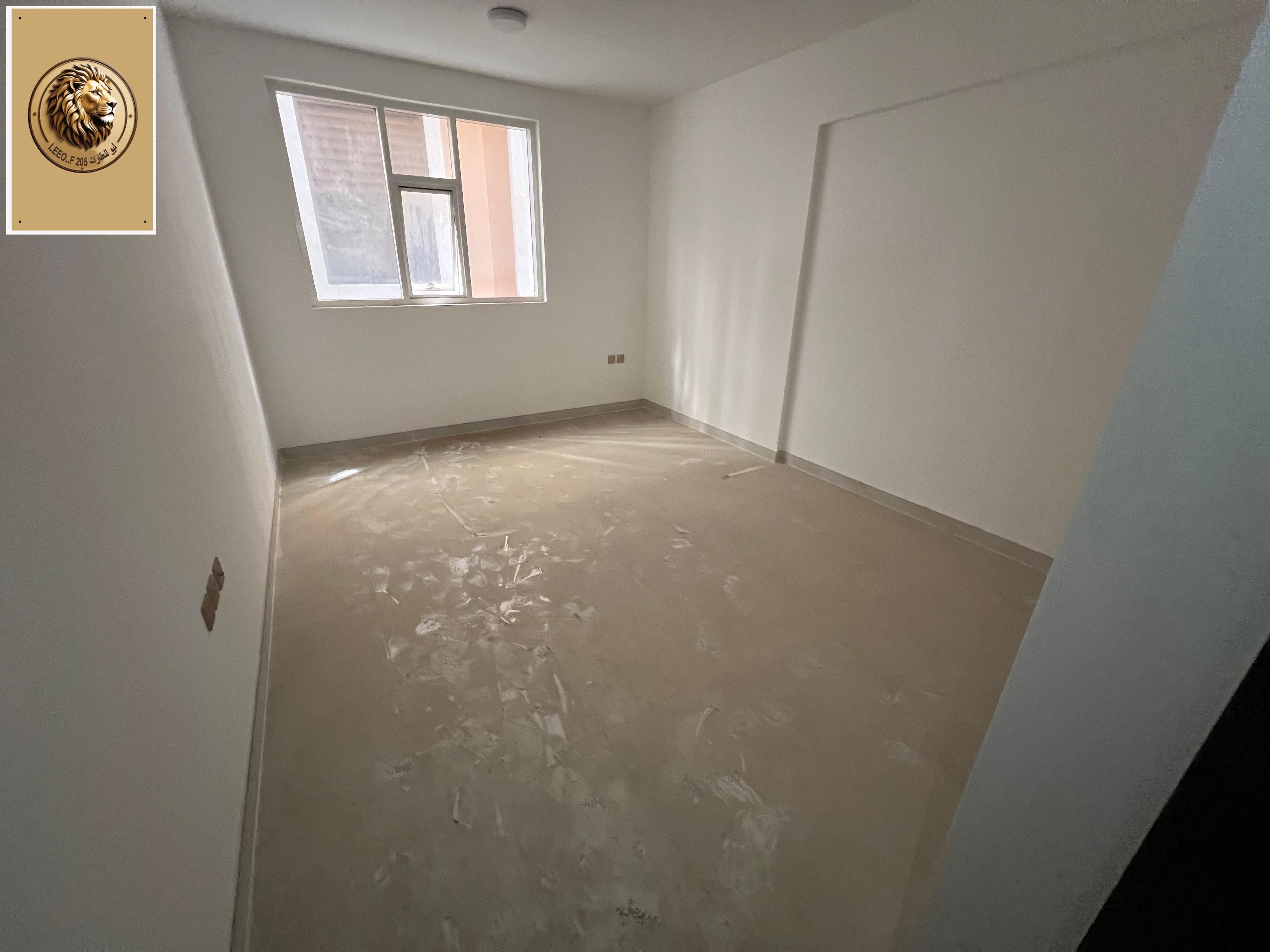 Two bedrooms and a living room for annual rent in Ajman, Al Jurf 2. Second tenant, very clean apartment. Three bathrooms, each bedroom has its own bat