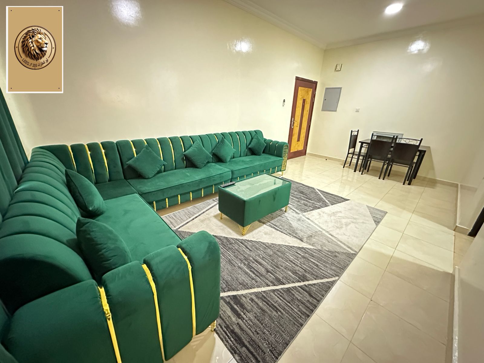 Fully furnished luxury apartment in the heart of Al Mowaihat 3. Two-bedroom apartment with a living room, new furniture, monthly rent inclusive.