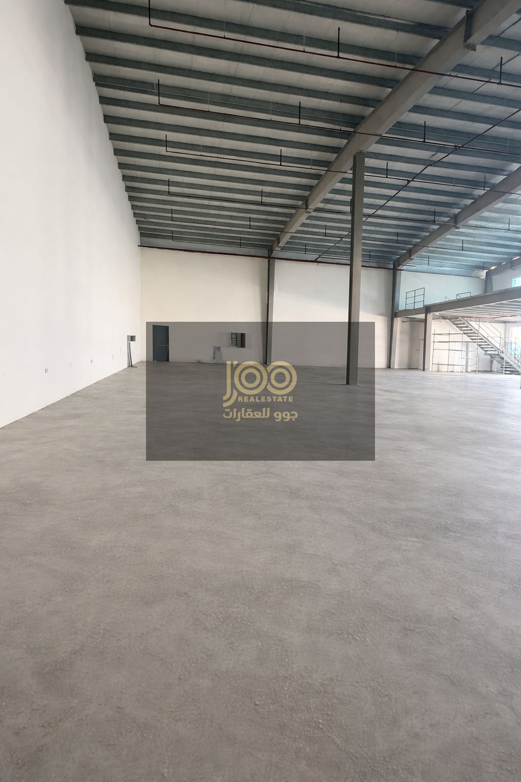 Available for annual rent: Large warehouse in Umm Al Thoob | 10,200 sq. ft | 135 kW power