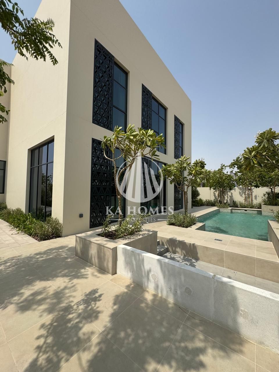 6-Master BR Villa – Freehold, Private Pool, Elevator & Crystal Lagoon View