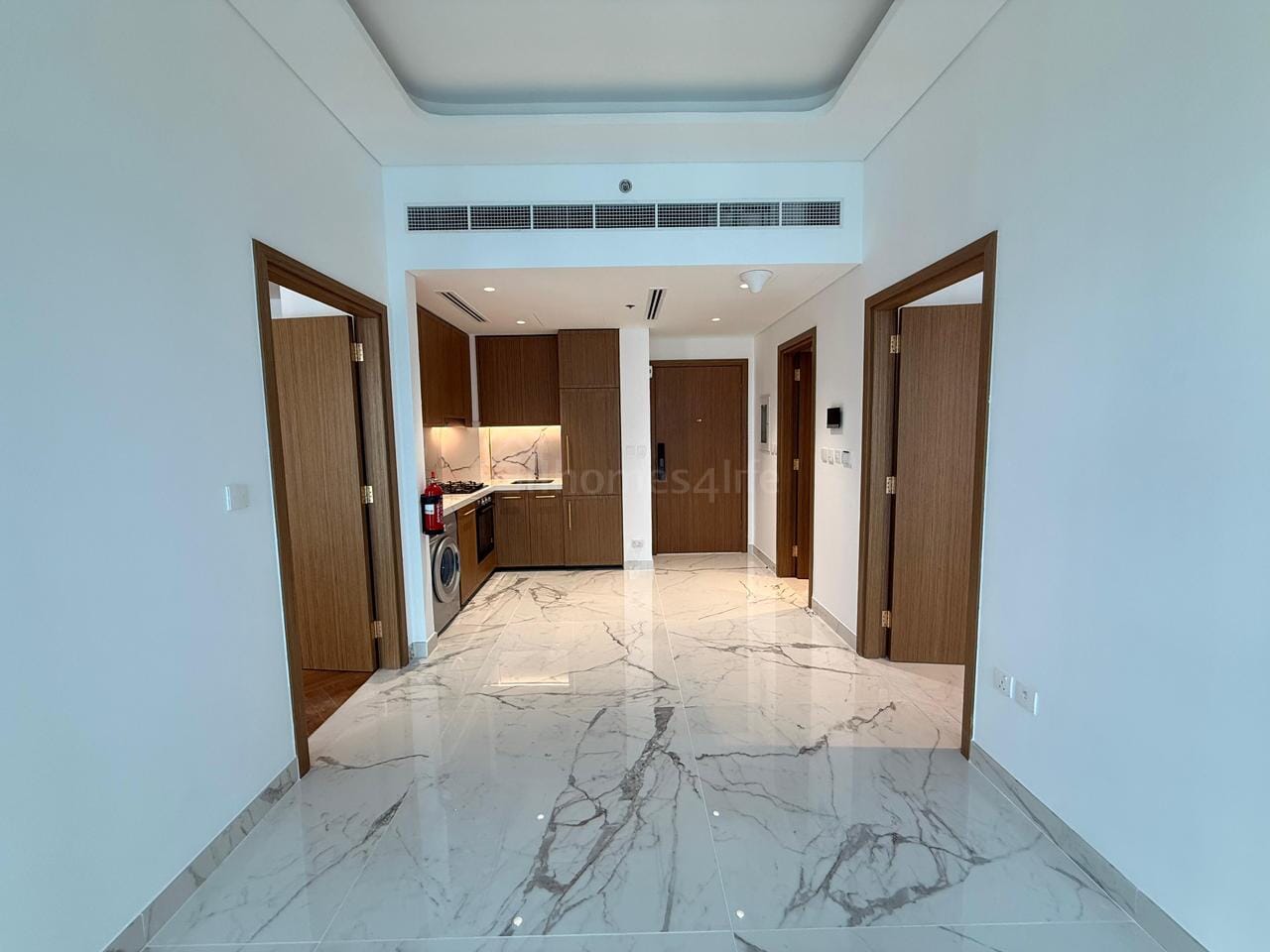 Spacious 2BR for Rent Azizi Riviera 63 Phase
