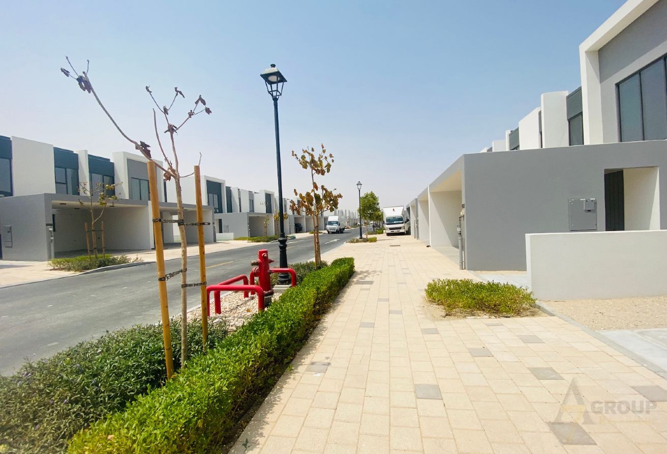 Park Facing Premiuim Location Unit 4 bedroom+Maid