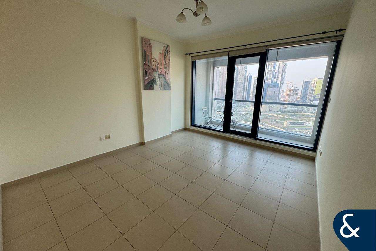 1 Bedroom Duplex | High Floor | Lake View