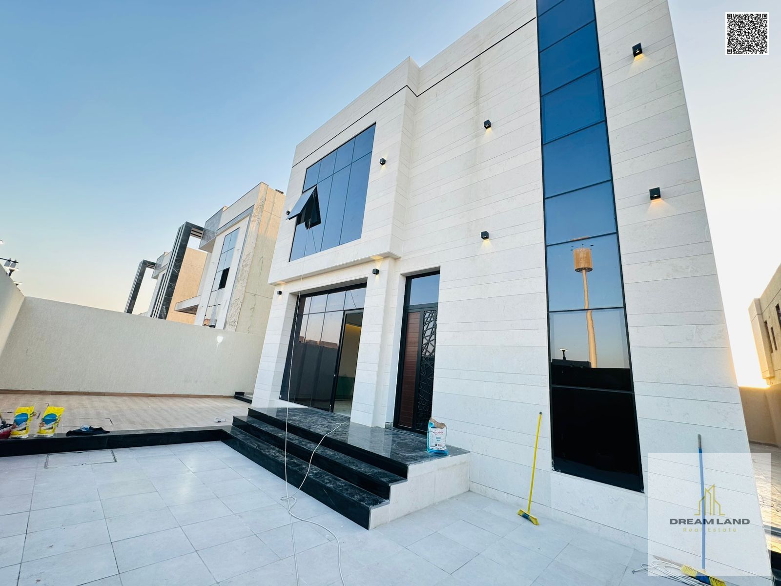 A villa, priced inclusive of registration and ownership fees, ready for immediate occupancy in one of Ajman's most prestigious areas. Freehold ownersh