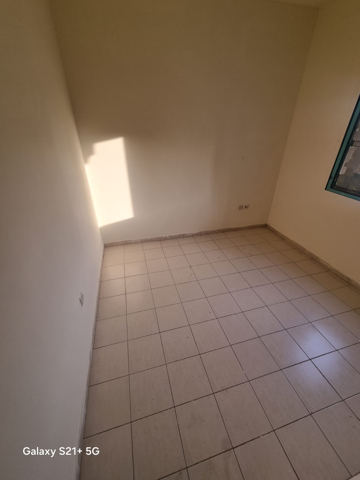 For Rent in Sharjah–Al Nasseriya Spacious Studio Bachelors or Families Near services AED 23,000 yearly | 2,000 monthly 4 payments 1,500