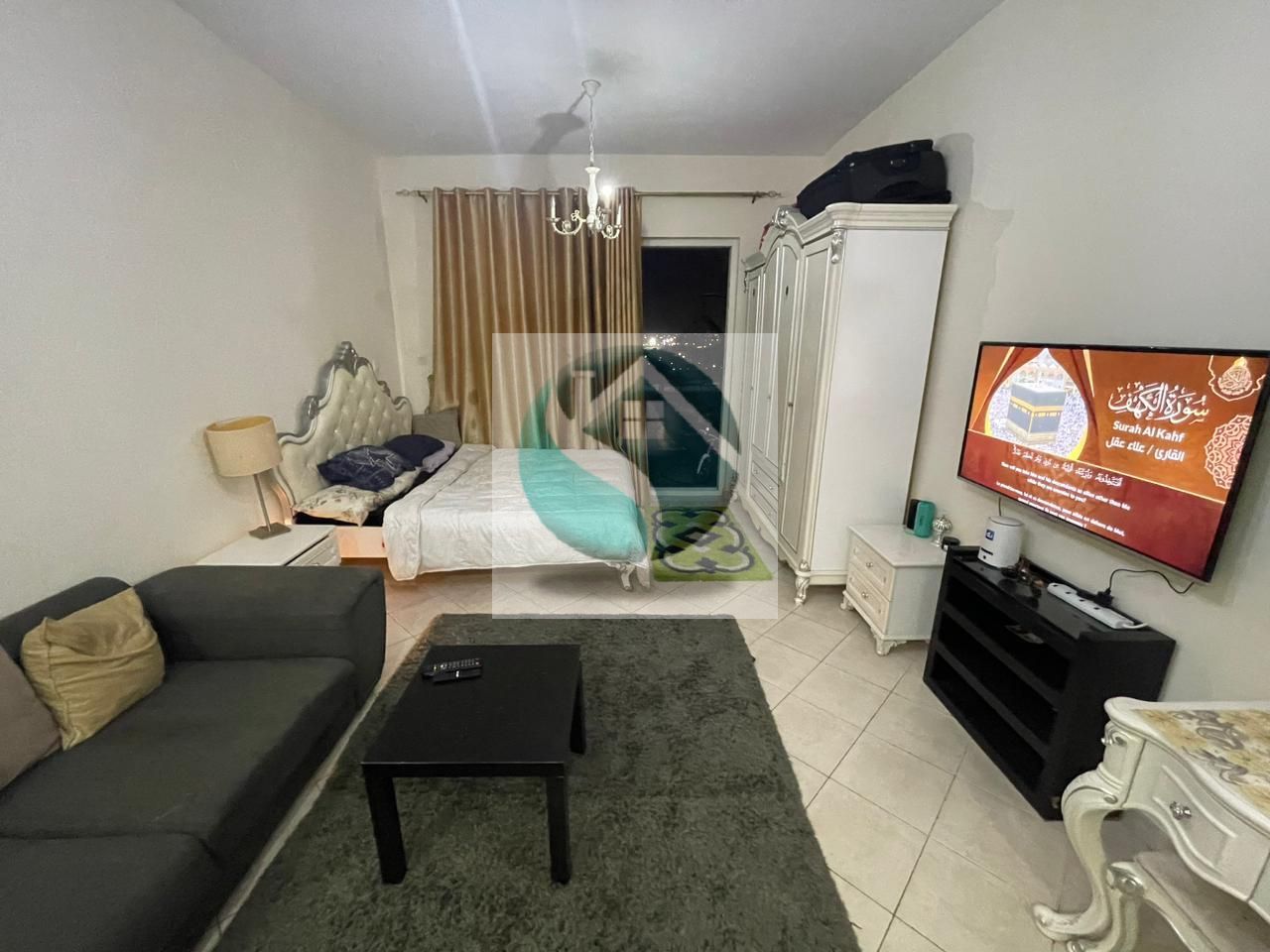 SPACIOUS FULLY FURNISHED STUDIO READY TO MOVE