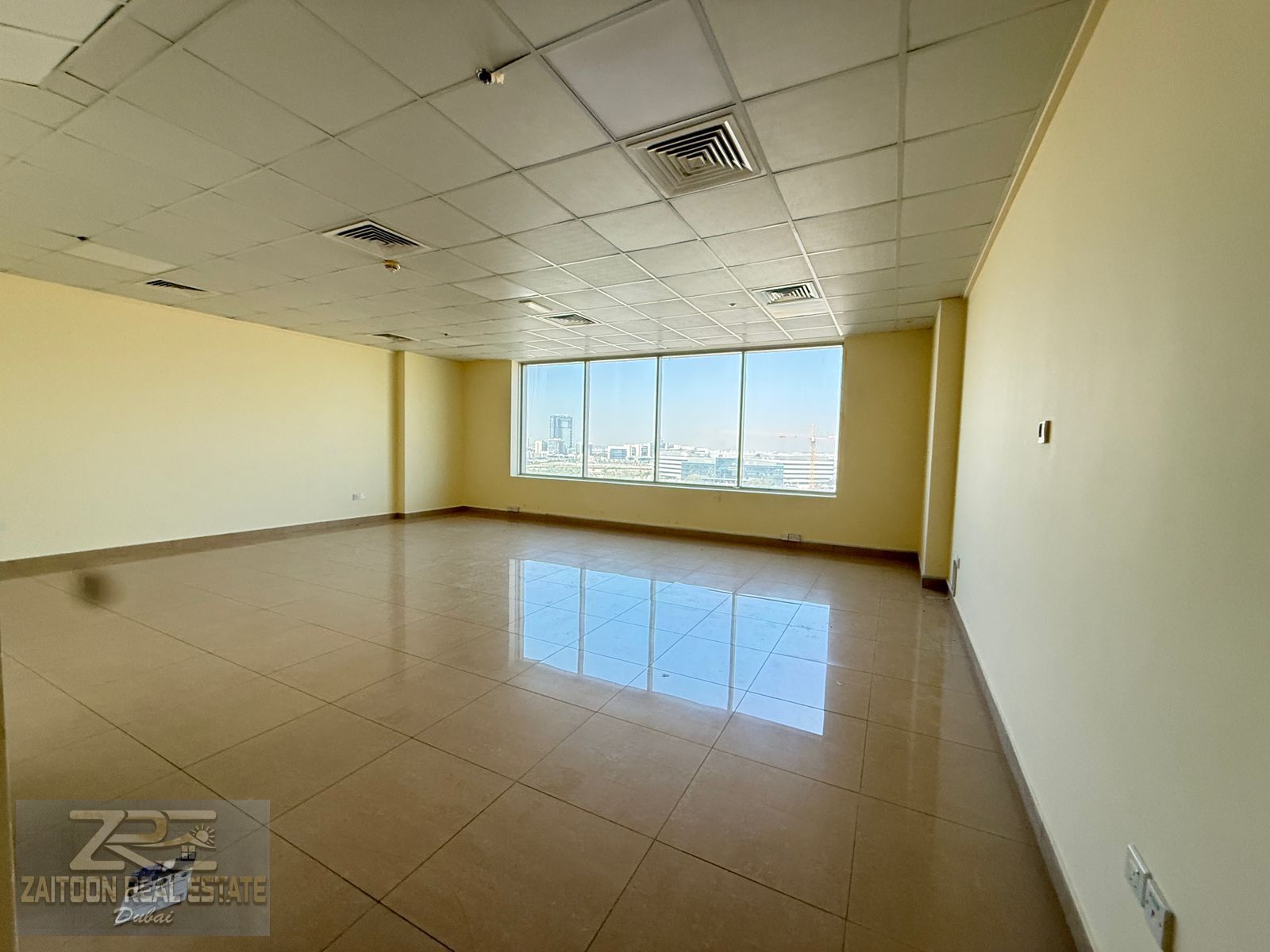950 sqft Fully Ready Office Rent:95k/-At S. I. T Tower silicon oasis