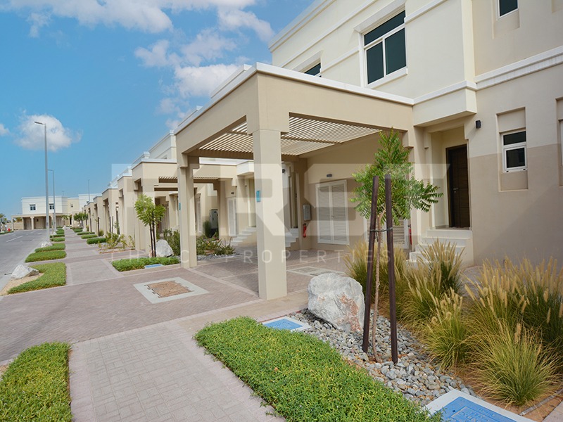 Vibrant Townhouse | Family-Friendly Community | Prime Location