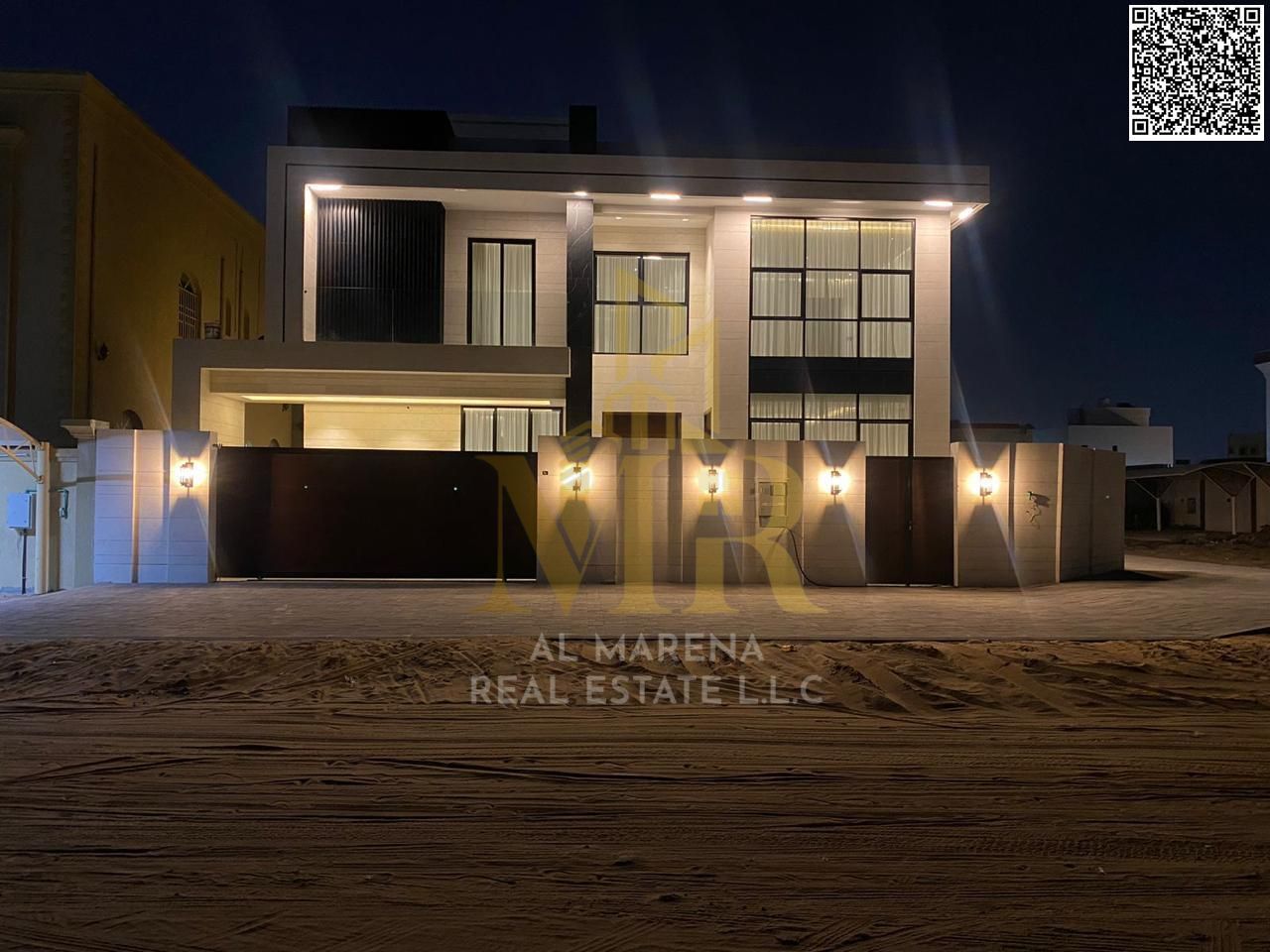 Corner Villa, fully furnished with electricity, water and air conditioning, on the main street, ready to move in, in the most prestigious area of Aj
