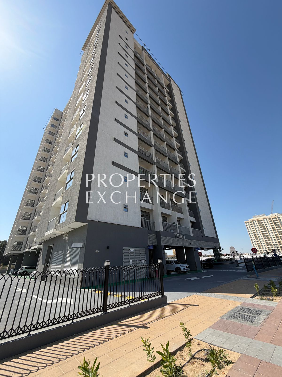 PEACEFUL COMMUNITY | VACANT 3 BED + MAID | PRIME LOCATION