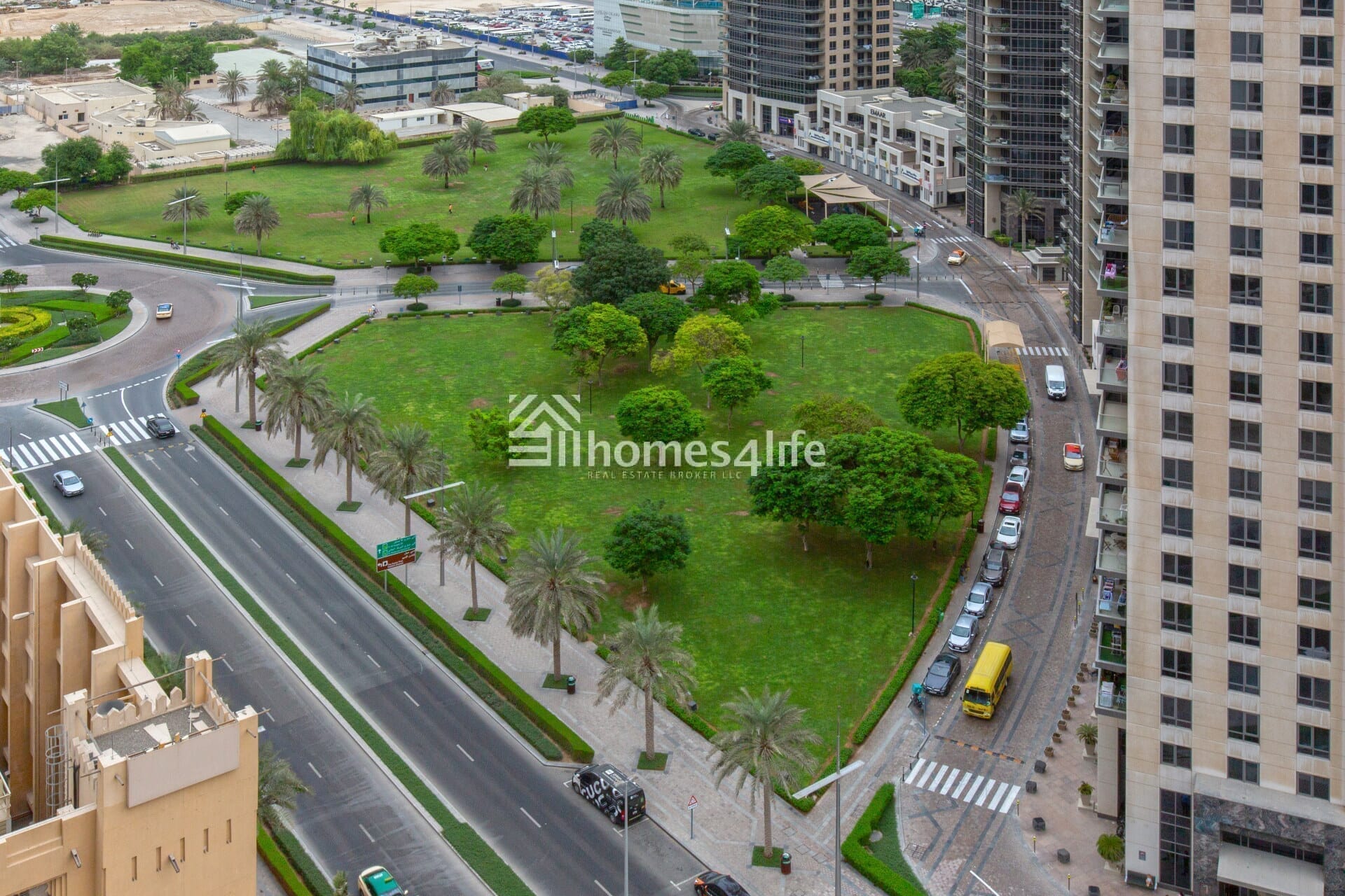 Spacious High Floor Bright Sunlit Unit