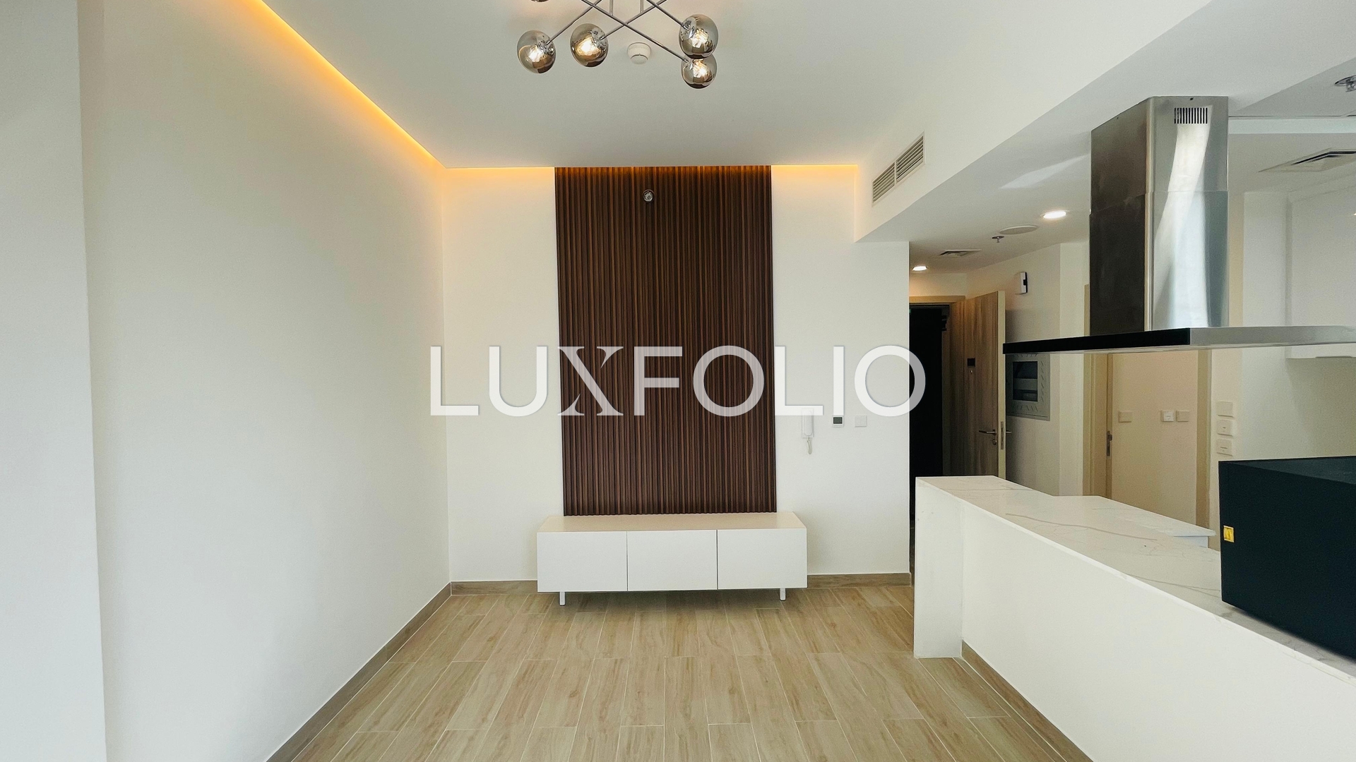 Ready |Prime Location |Beside Circle Mall