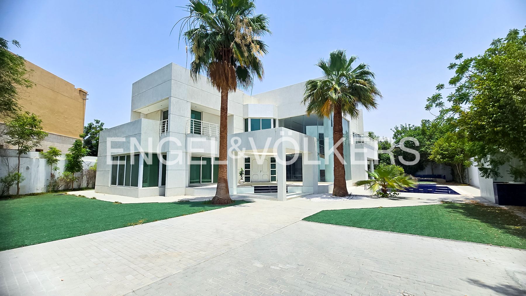 Modern Luxury | Spacious Interior | Elegant Design