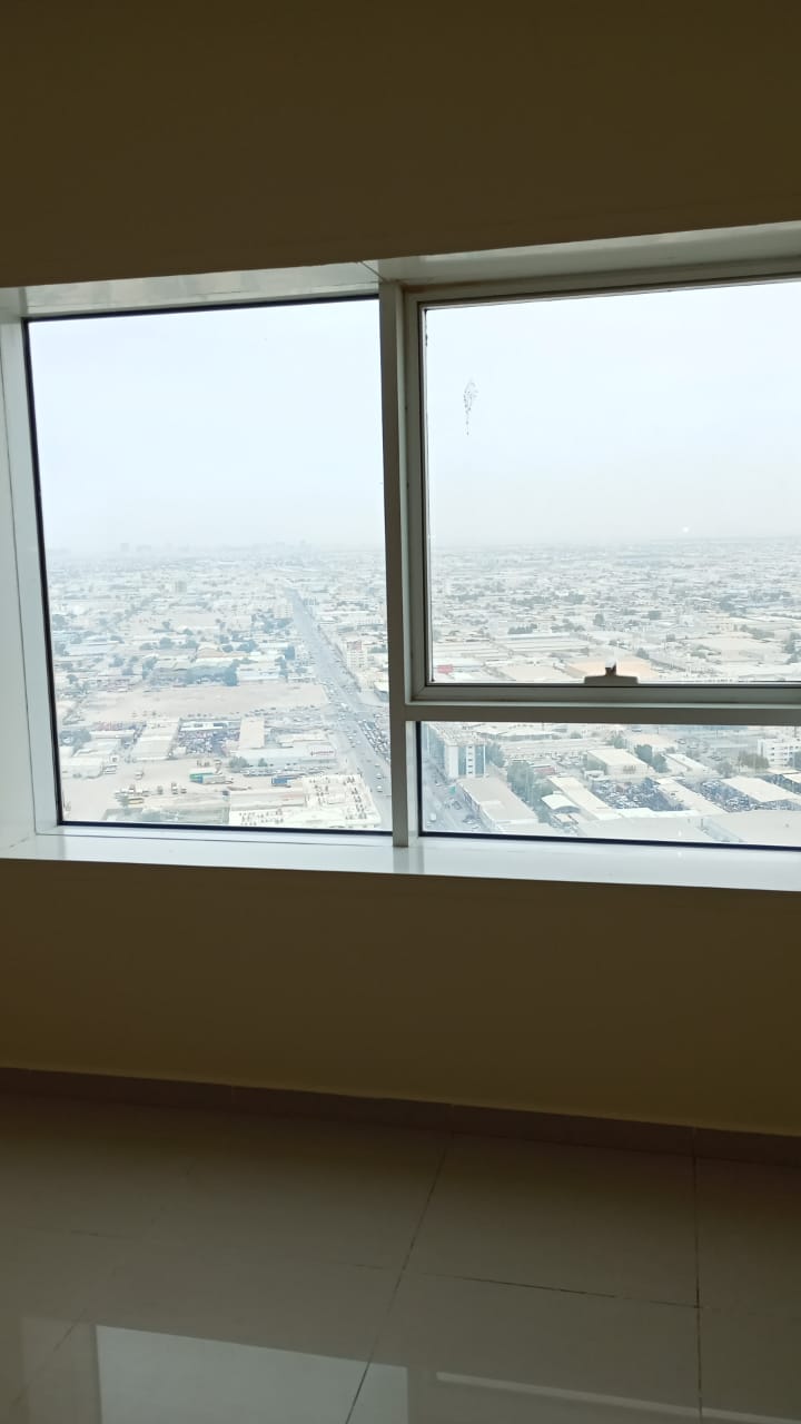 COUPLES STUDYOS AVAILABLE AT SHJ DXB BRDR READY TO MOVE NEAR LULU FRONT OF BUS F24 EASY ACCESS TO BUS USERS 1CHQ