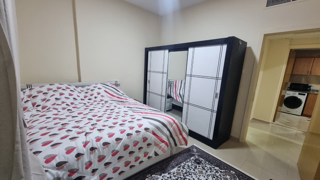 1-bedroom apartment for monthly rent in Al Khan – first tenant – near Al Tarboush Al Souri – prime location – on Dubai exit