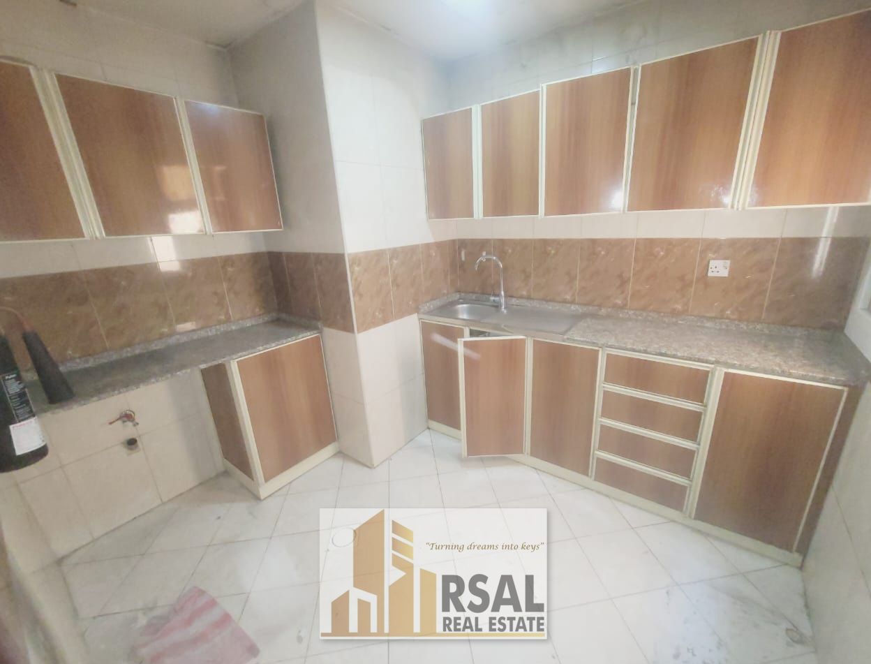Lavish 1BHK With Balcony/Family Building/Near School Area