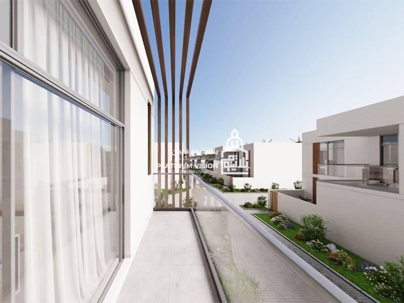 CORNER ! 1st Floor | Condo Type | Big Balcony | High ROI | In-Demand