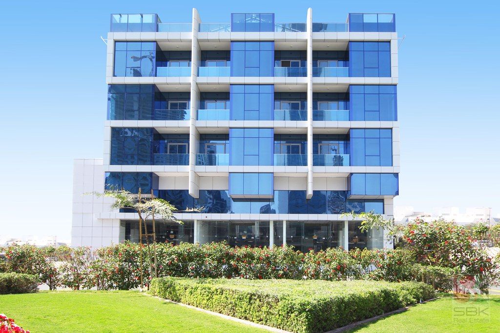Spacious 1BHK Near Dubai Mall on SZR with Balcony