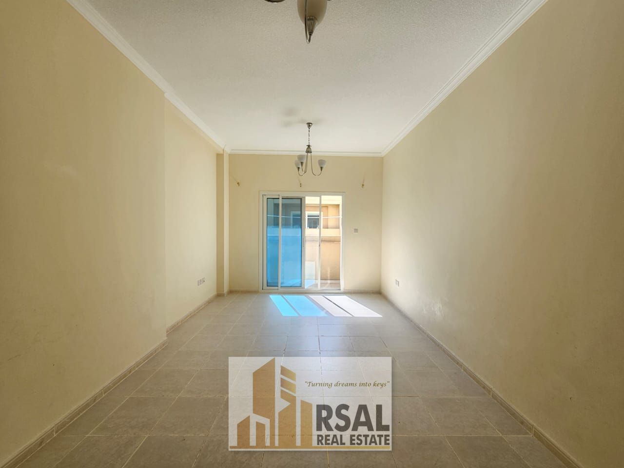 Lavish 1BHK With 2Bathroom With Balcony/Family Building/Near Muwahila Commerical