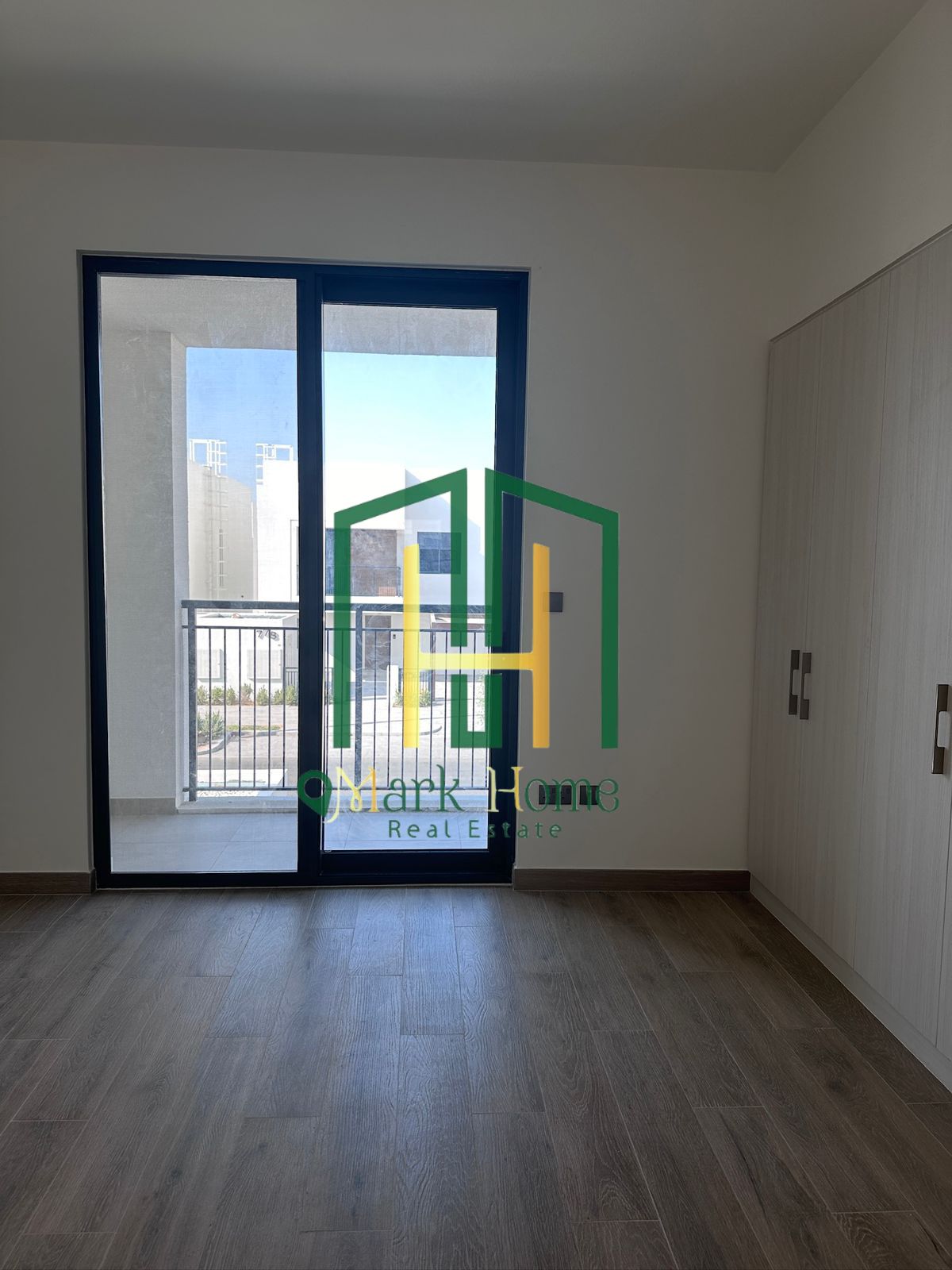 Ready To Move | Single Row | Prime Location