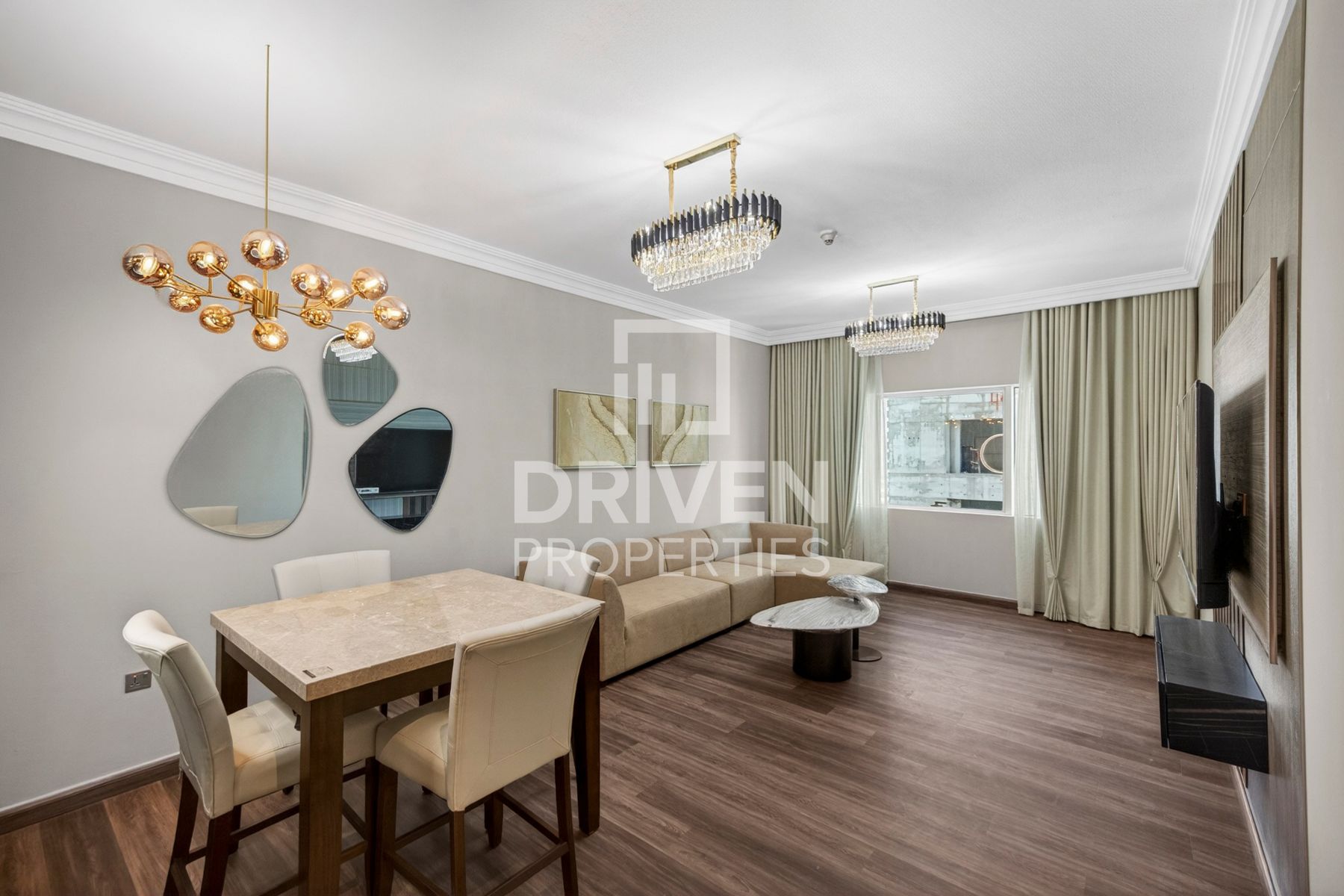 Upgraded Apt | Marina Living | Near Tram Station