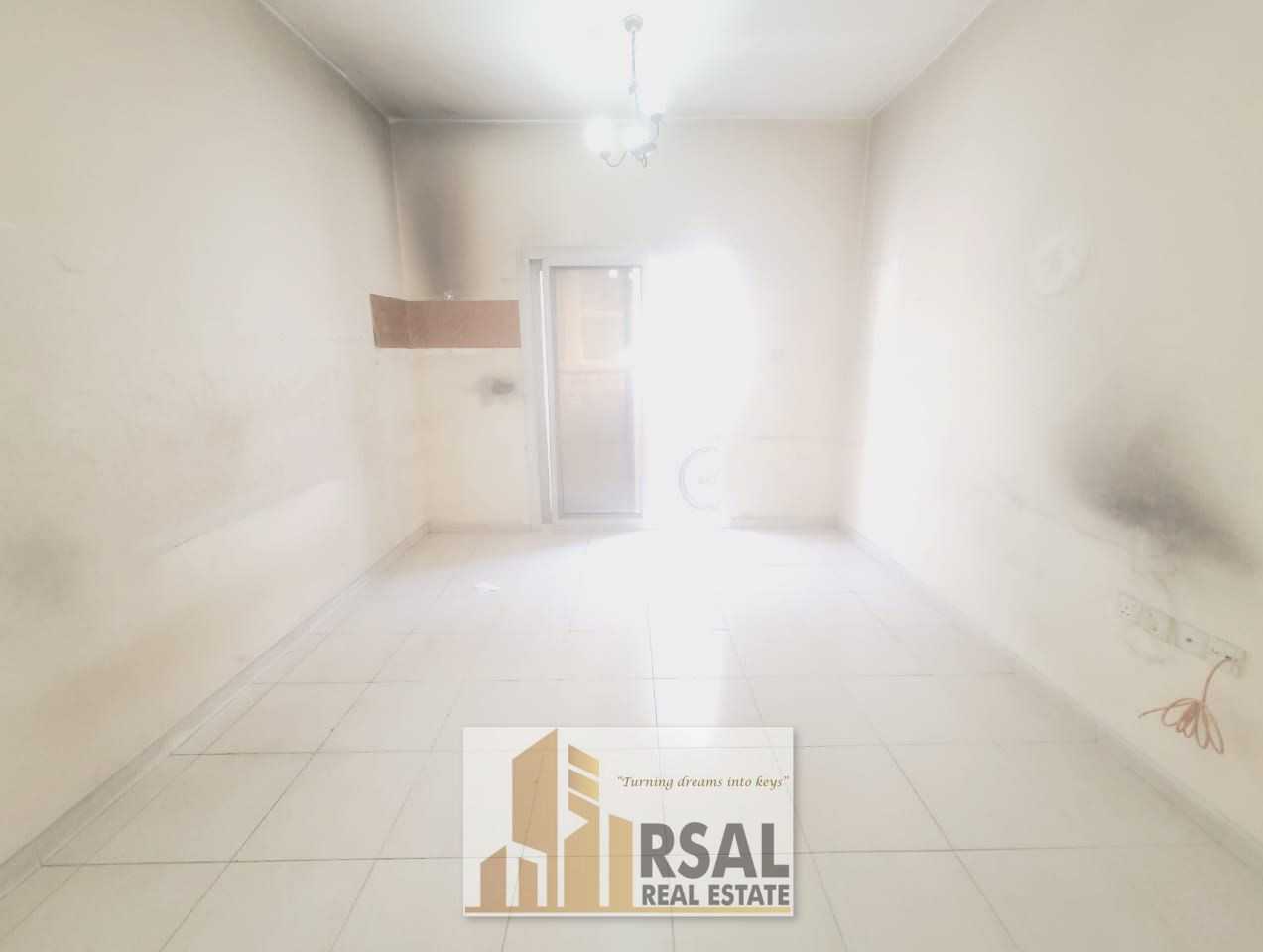 Spacious apartment 1 Bedroom Hall// 2 Bathroom master bedroom// with balcony// School zone area// Easy Exit to Dubai
