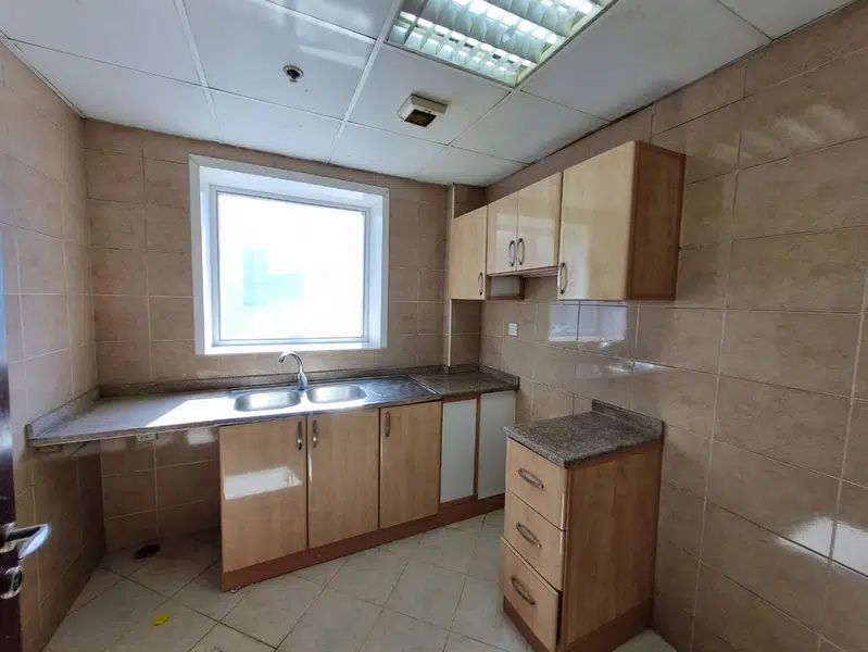 CORNER EXIT DUBAI SHARJAH BORDER LINE 1BHK 36K 37K. . . 6 CHEQUES READY TO MOVE FOR FAMILYS FRONT OF BUS F22 F24 1CHQ 34K35k