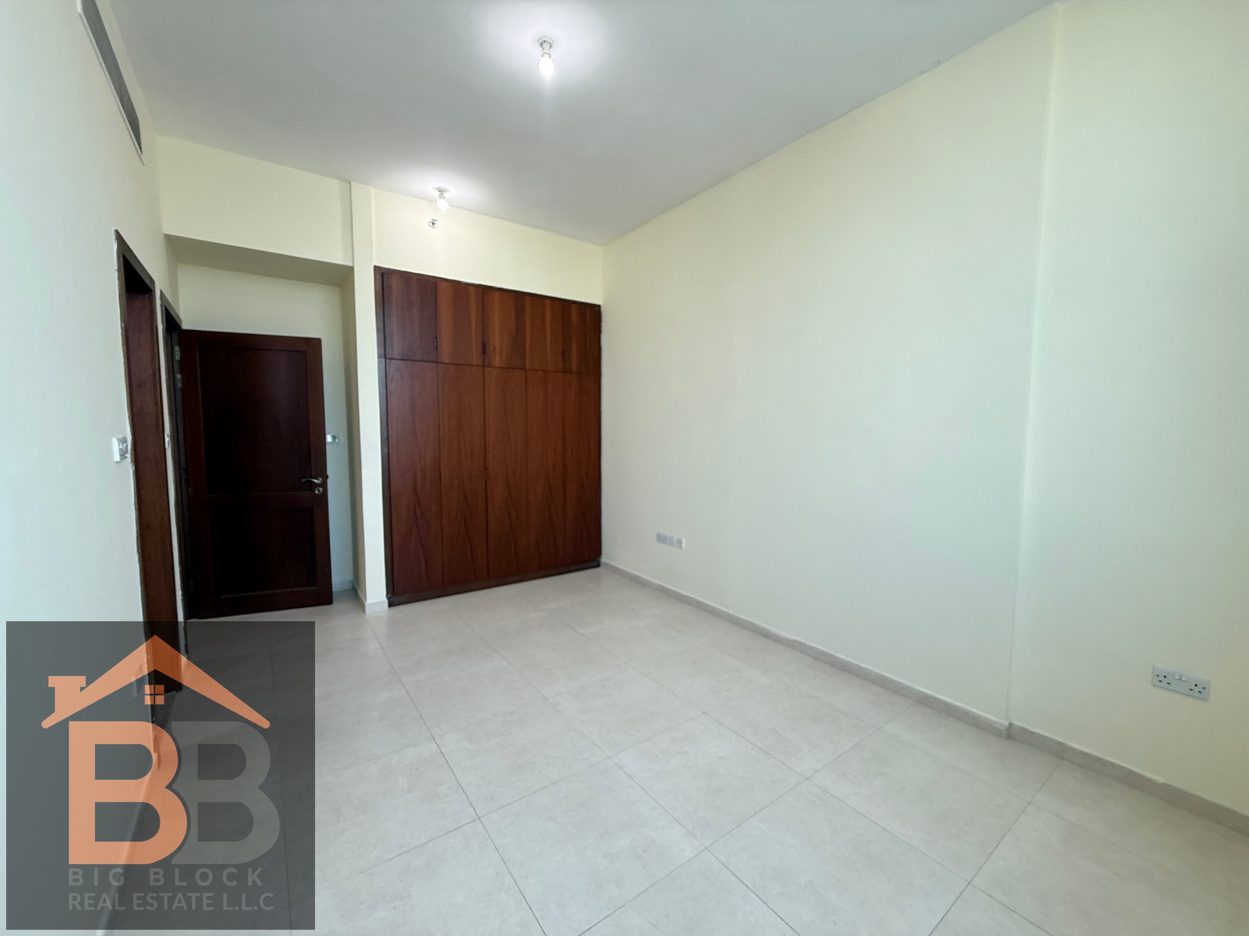 New 2BHK Apt With 3 Bathroom And Store Wardrobe
