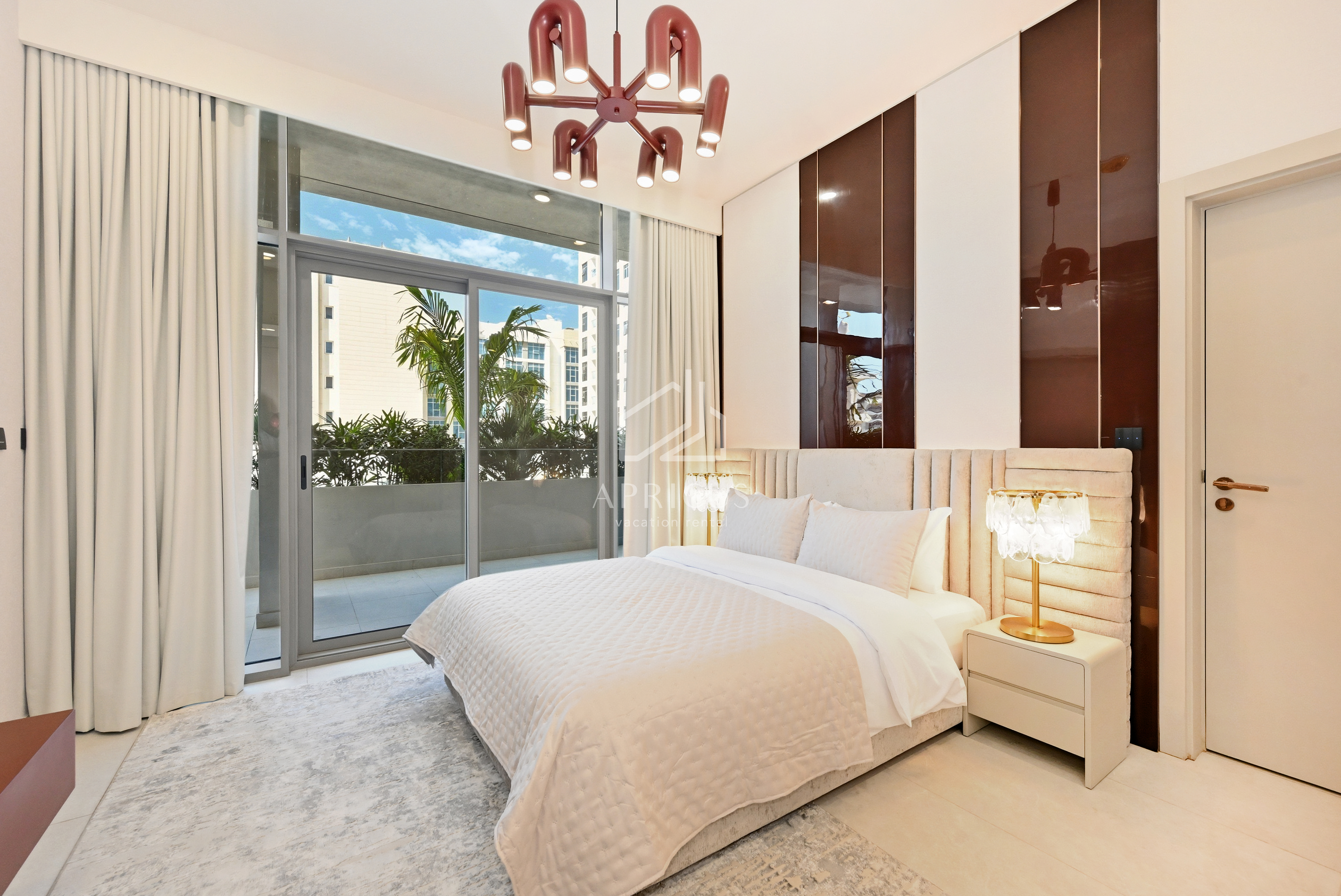 Beautiful Fully Furnished 1 Bedroom Apartment in Hyde Walk Residence