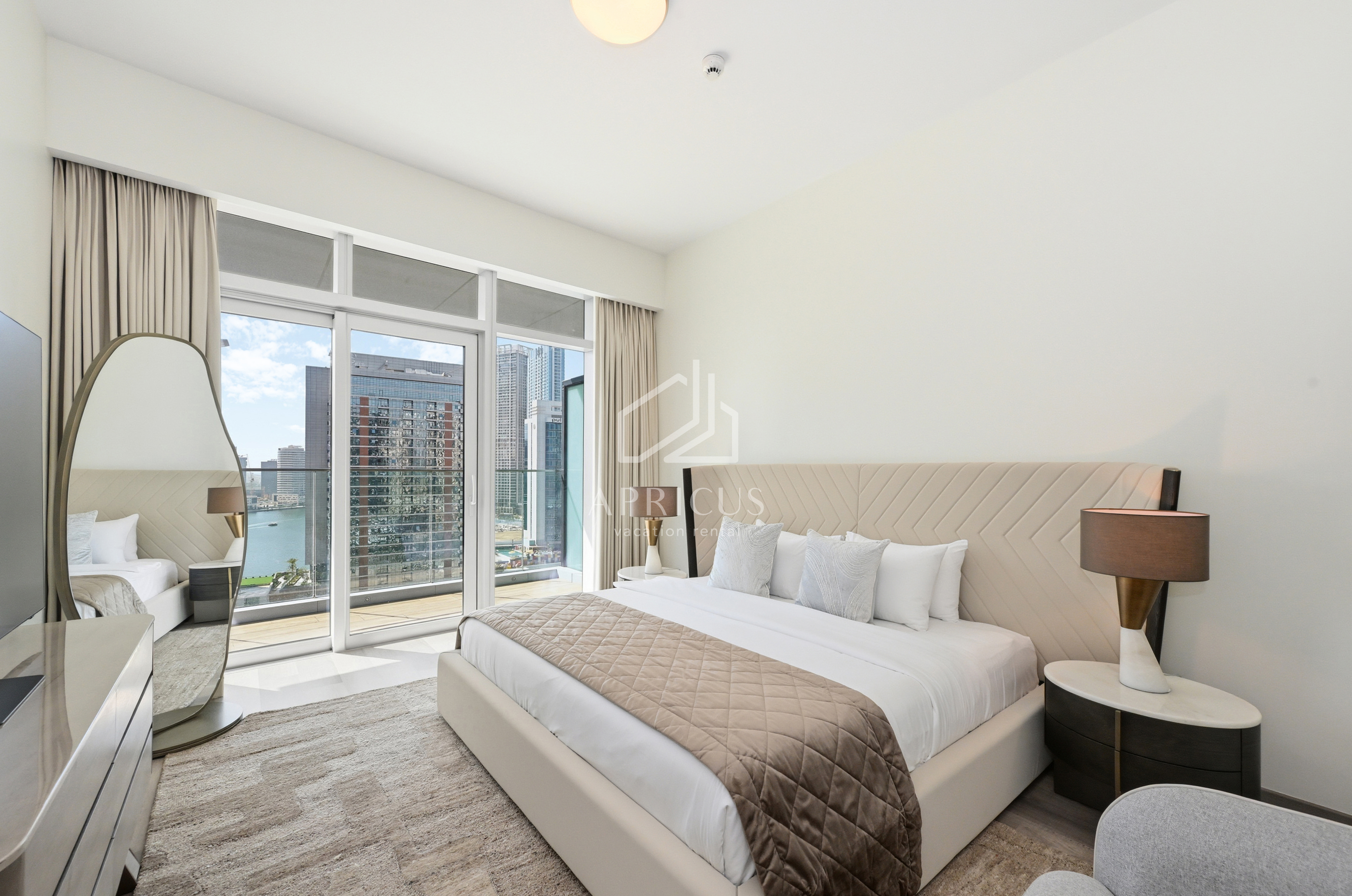 Downtown Escape - Stylish 2 Bedroom at Imperial Avenue