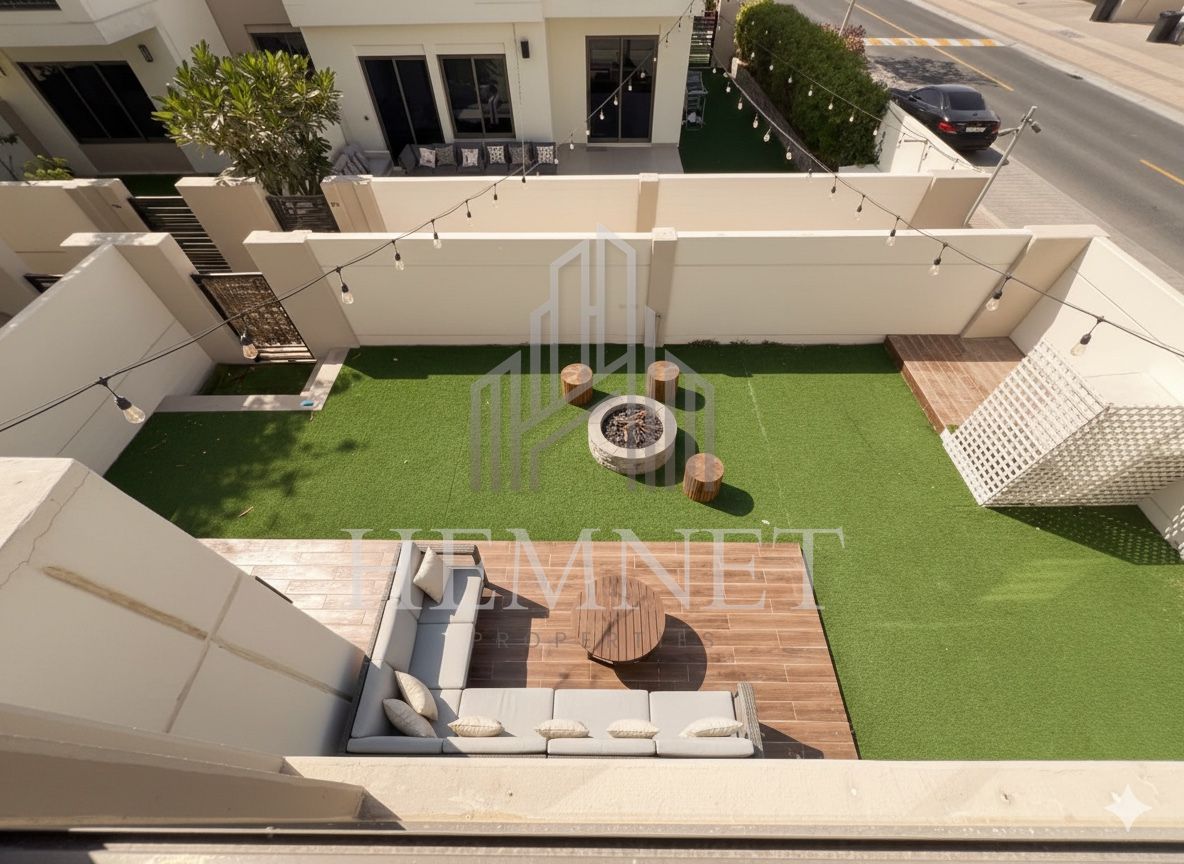 Corner | Landscape | Near to the pool