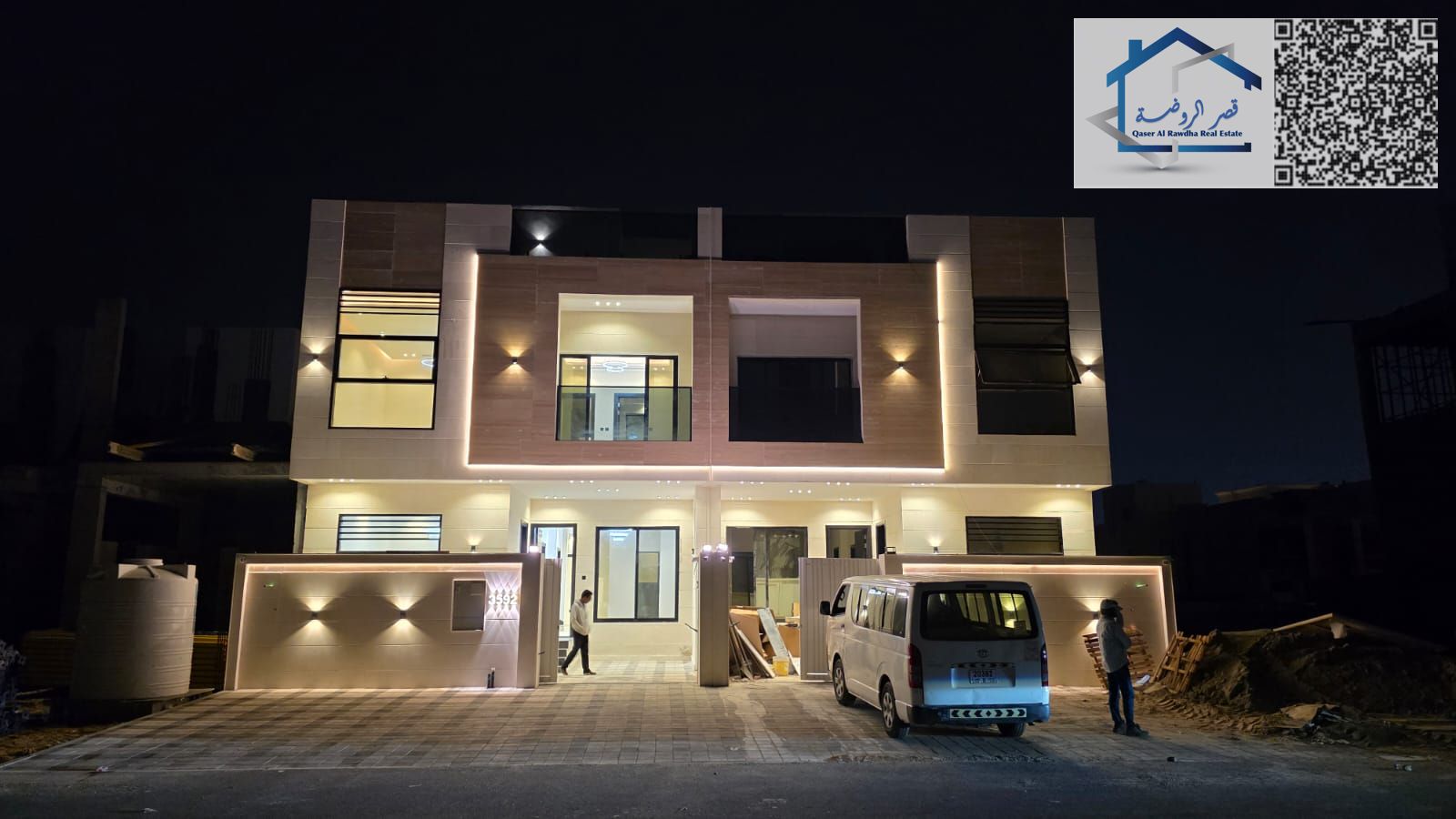For sale in Al Talla, Ajman: A luxurious 5-bedroom villa with a rooftop terrace and elevator. Prime location behind Habitat School. Freehold ownership