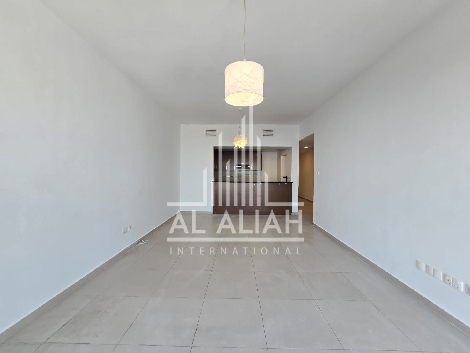 Premium 1 Master bd Apartment + Study | Prime Location