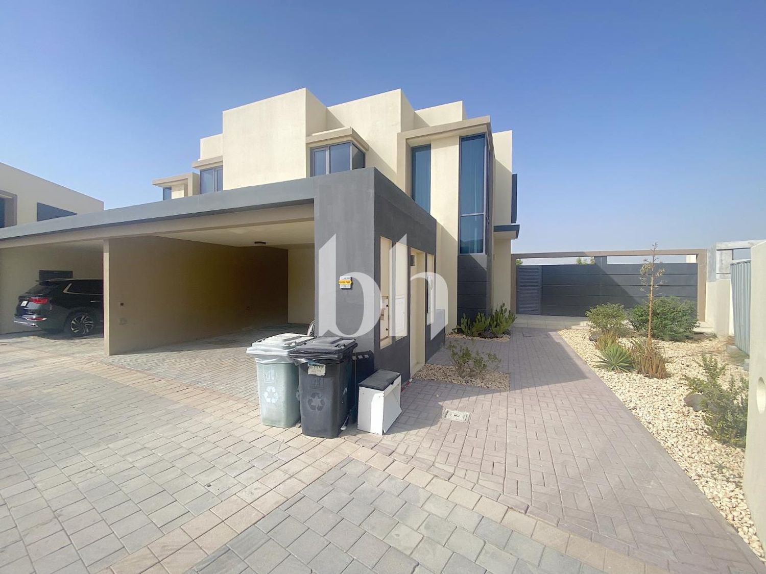Large Plot | Single Row | Vacant | Great Amenities