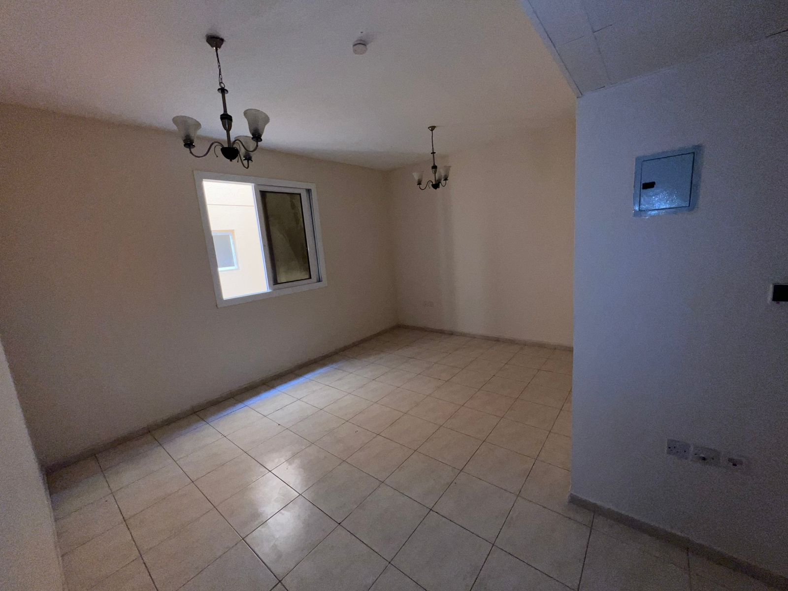 Two rooms and a hall in Al Majara, air conditioning, central gas, spacious areas and payment facilities for 38,000 dirhams.