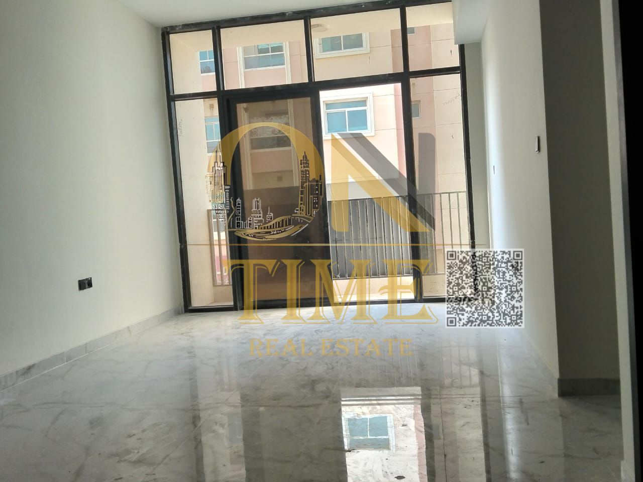 Prime location / Close to all services / Easy access to main roads.