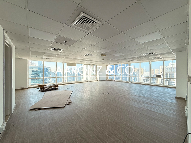 Open Plan | High Floor | 4 Cheques