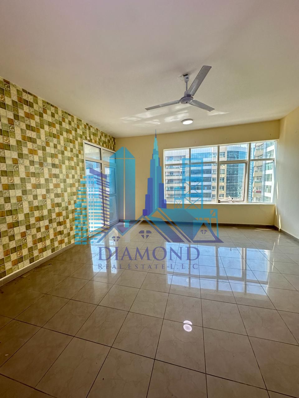 One BHK Available For Rent in Horizon Tower with Parking