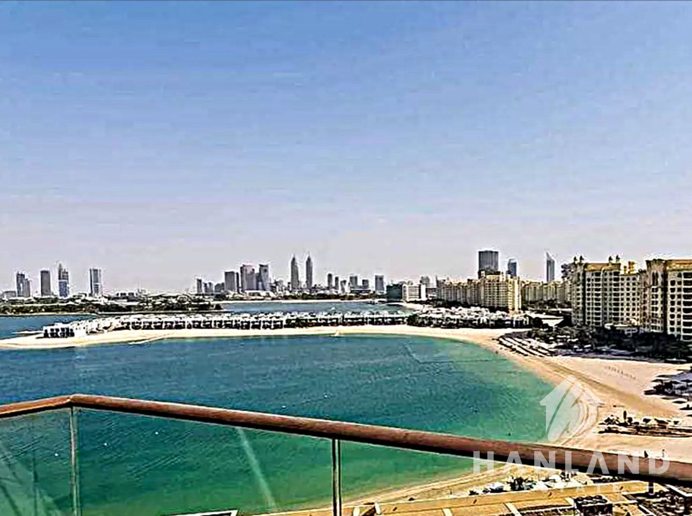 Bright | Sea View | 4 Cheques | Vacant