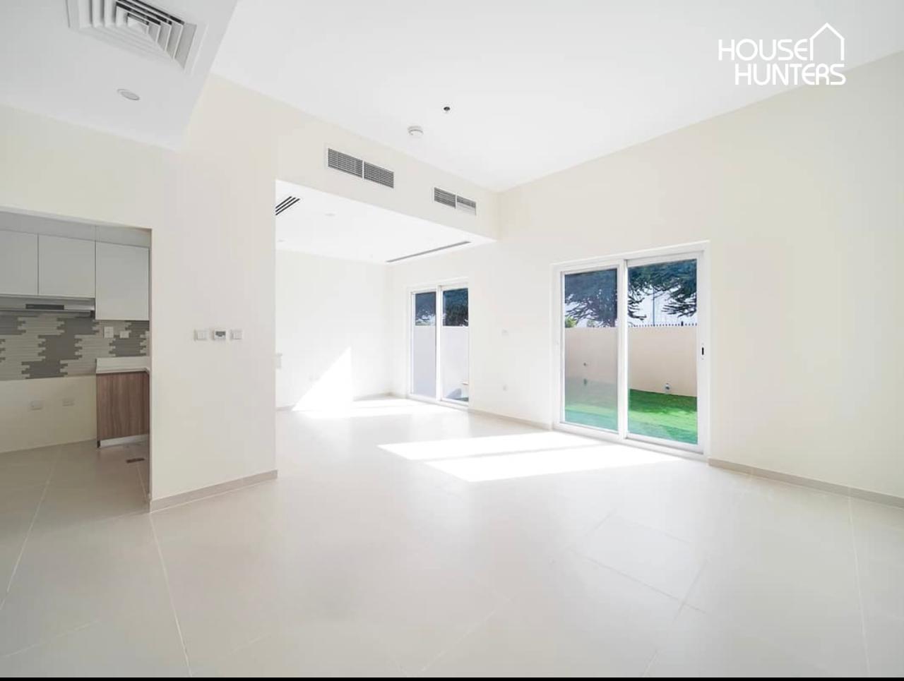 Single row | Close to pool and park | Vacant soon