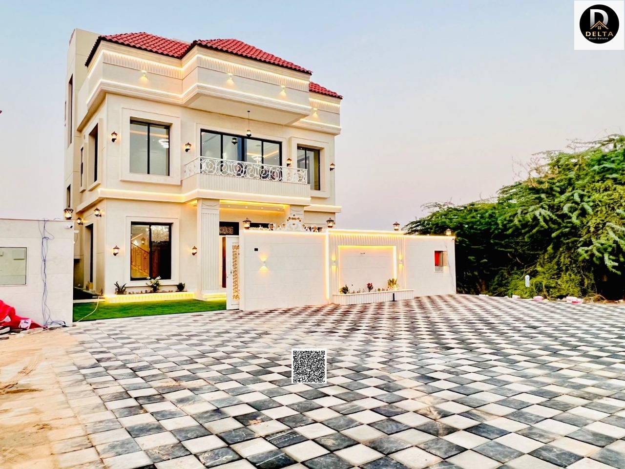 If you're looking for a home that combines modern design, spaciousness, and a prime location, this villa in Al-Haliou, opposite Azhi Compound, is for