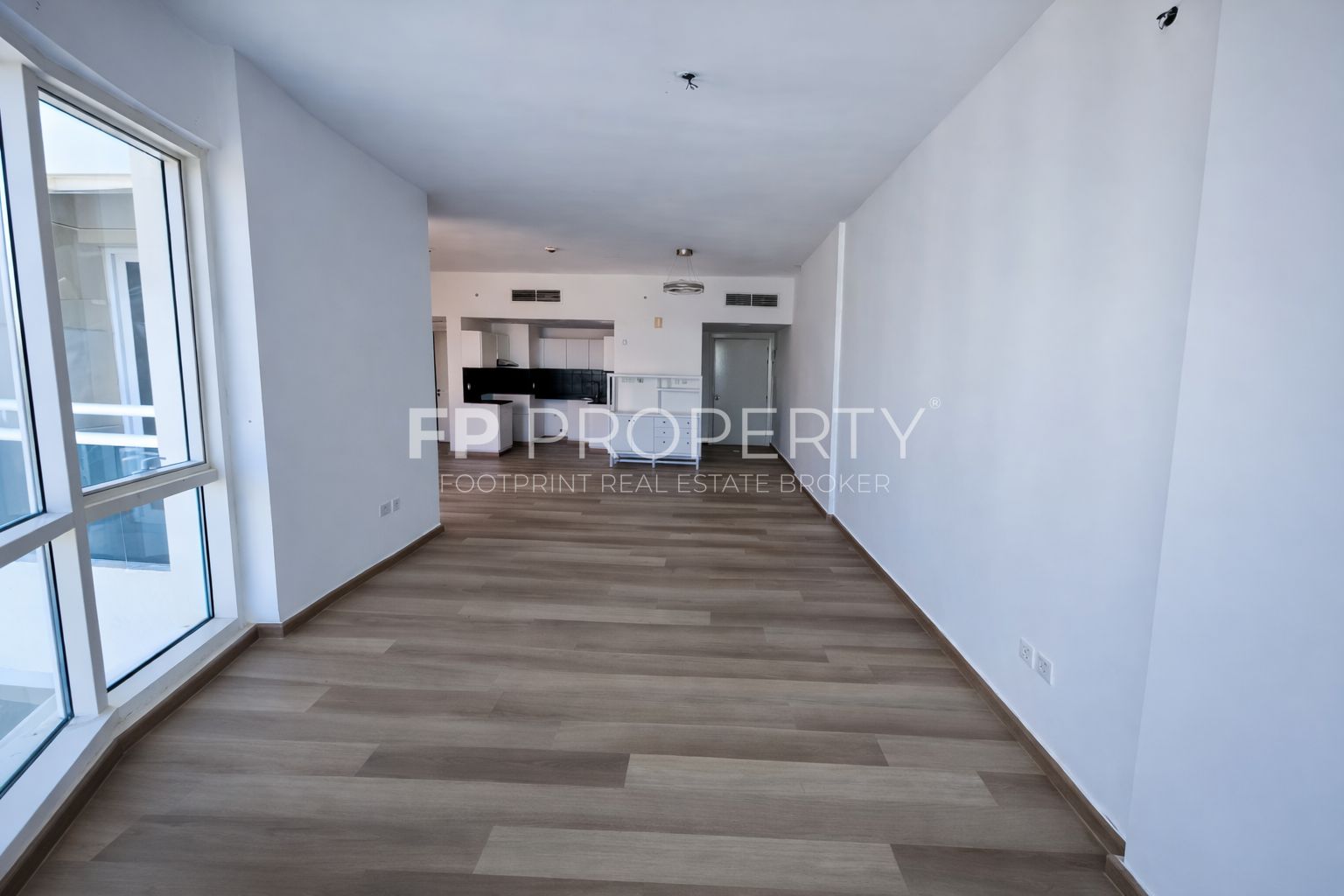 Upgraded | Full Lake View | 1390 sqft With 2 Balconies