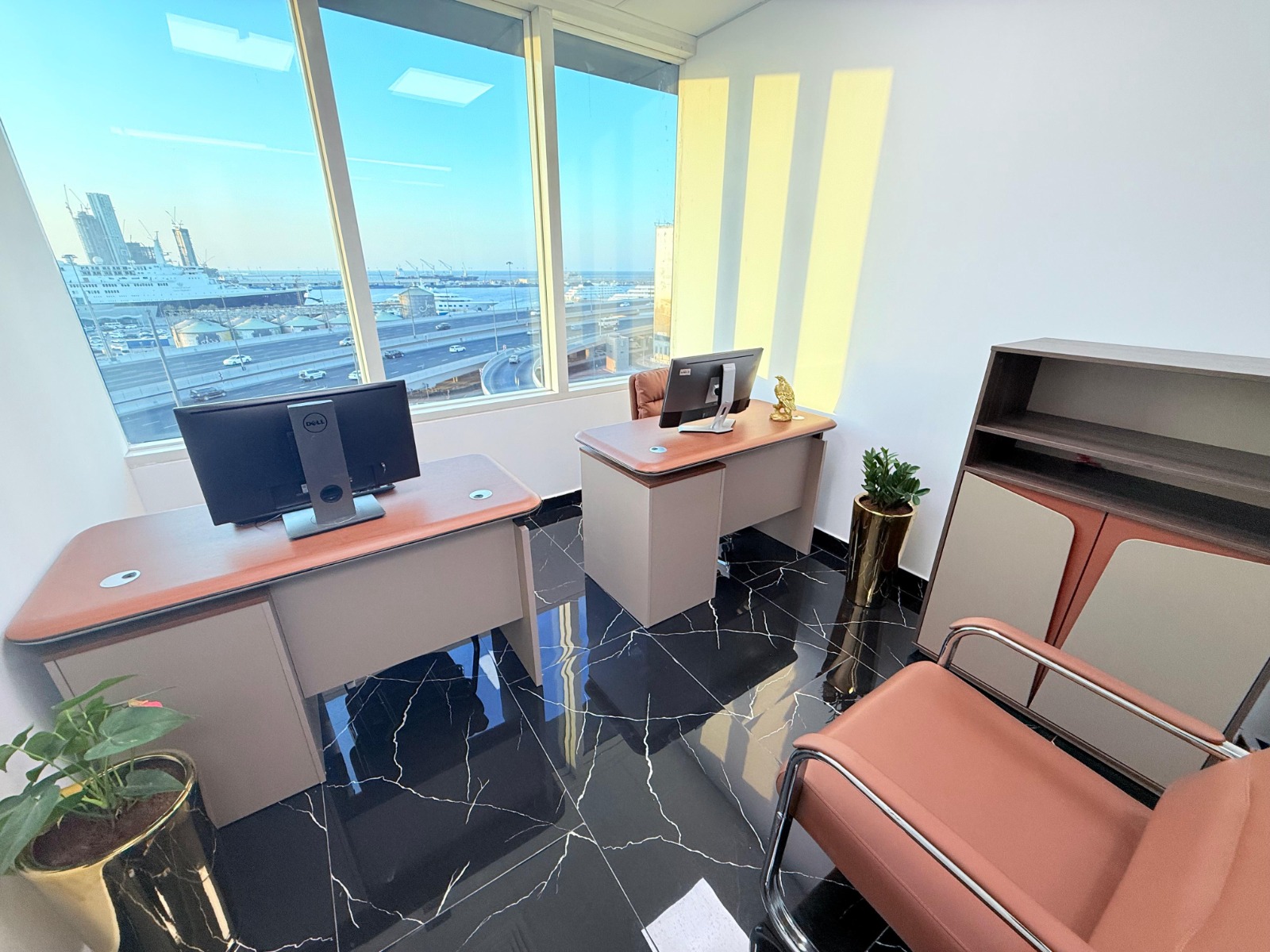 Beautiful office for rent in Dubai | Direct from Owner